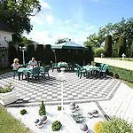 Am Waldschloesschen 3*