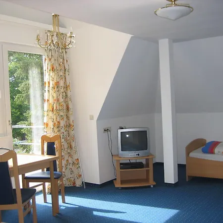 Am Waldschloesschen 3*