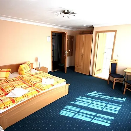 Am Waldschloesschen 3*