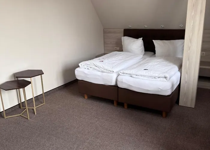 Am Waldschloesschen 3*