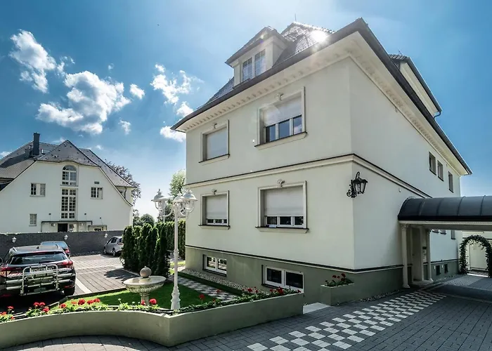 Am Waldschloesschen Guest house