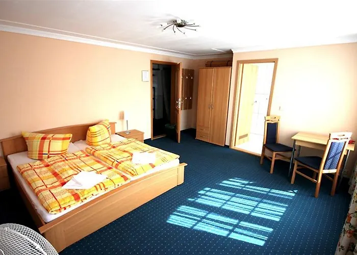 Am Waldschloesschen 3*