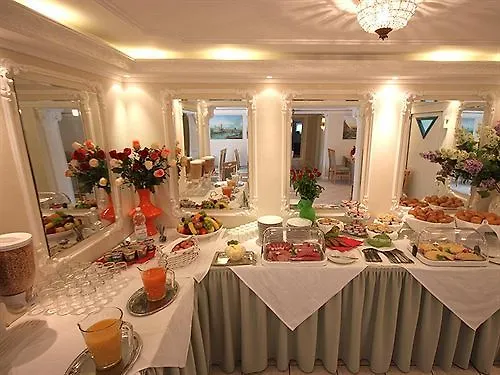 Am Waldschloesschen Guest house