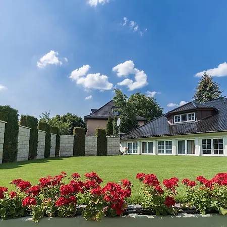 Am Waldschloesschen 3*