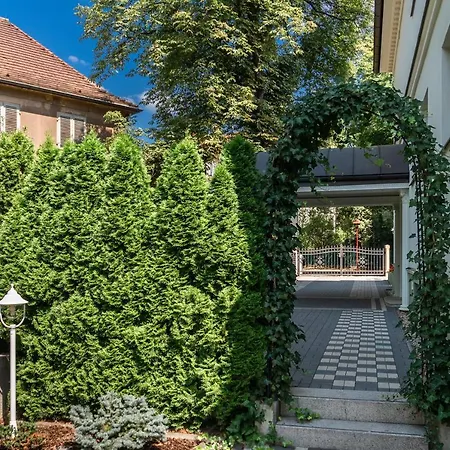 Am Waldschloesschen 3*