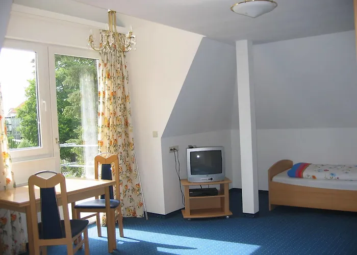 Am Waldschloesschen 3*