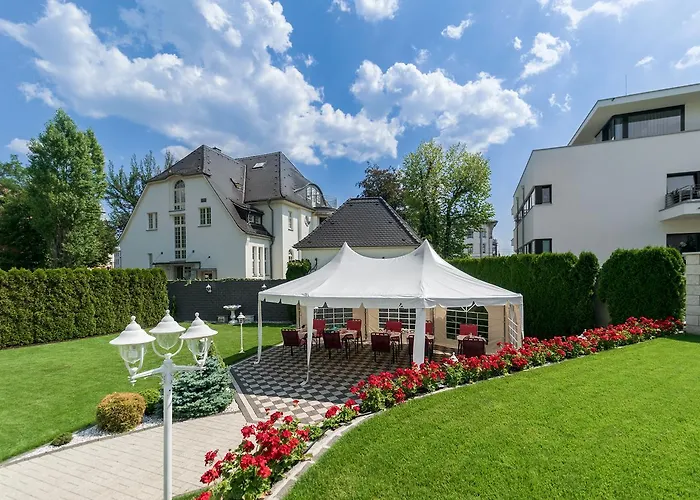 Am Waldschloesschen 3*